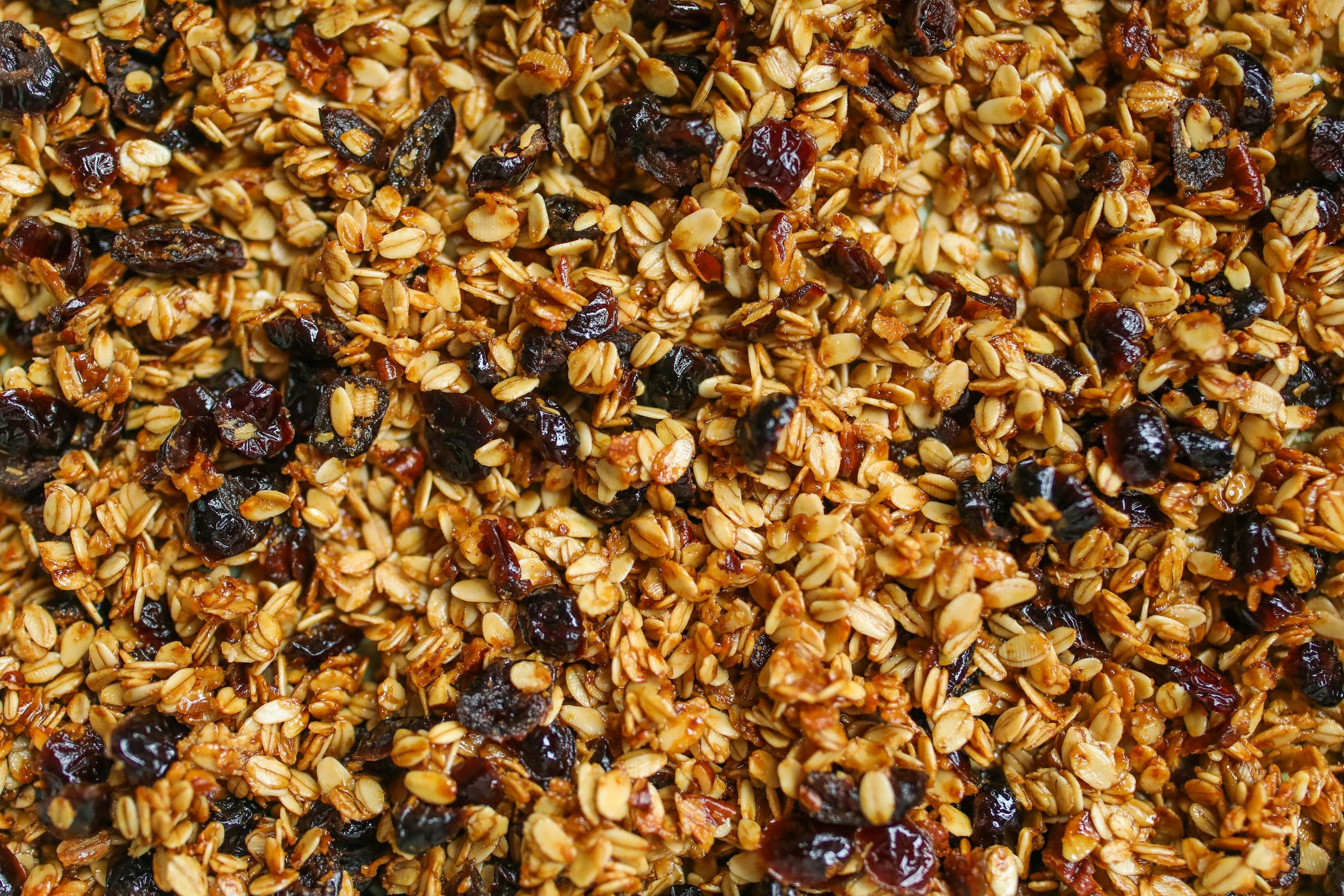 The Definitive Guide to Granola